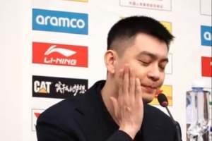 世俱杯投注官网-杨鸣赛后说很羡慕新疆的年轻球员 反应过来后打了自己一巴掌